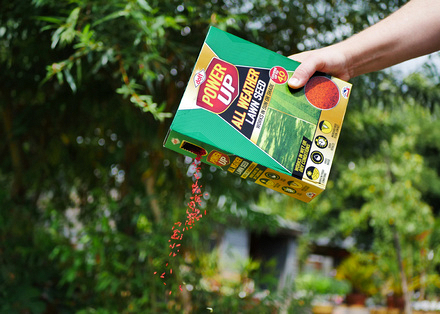 F-LQ-A00-DPU Power Up Superfast Lawn Seed Lifestyle shot pour